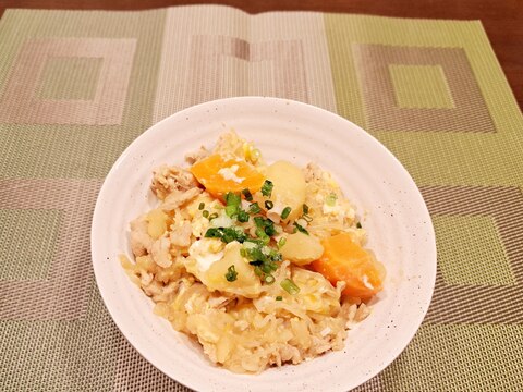 肉じゃがをリメイク！肉じゃが 卵とじ丼